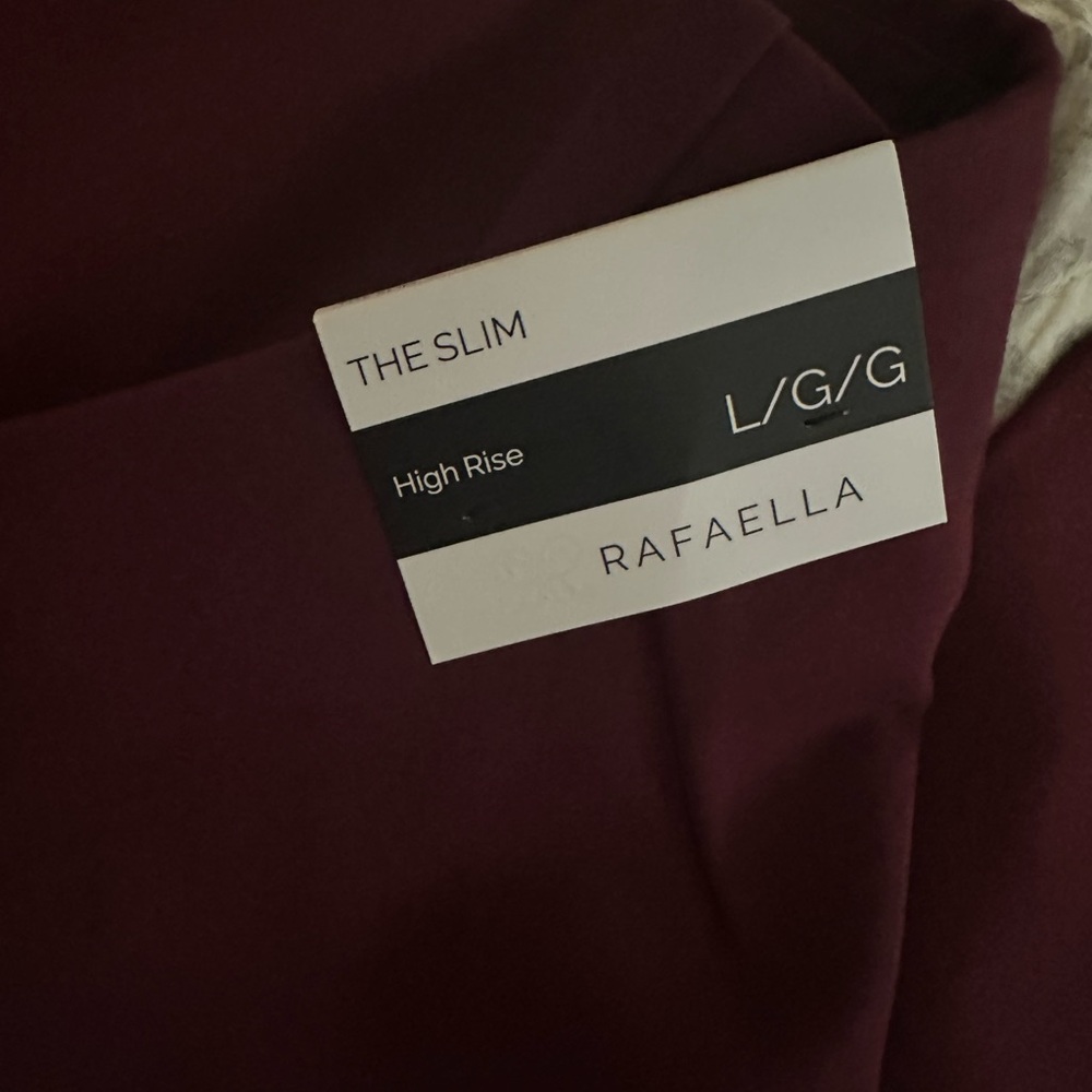 RAFAELLA - Picture 5 of 5